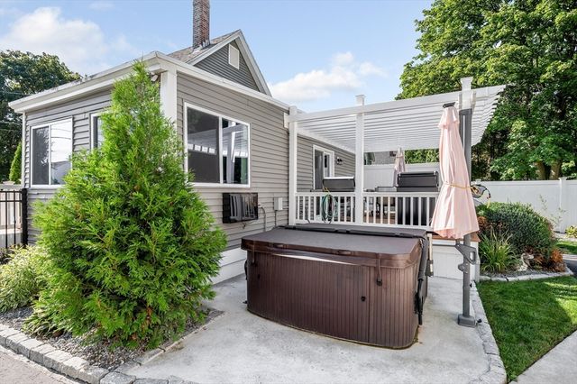 9 Cottage Street, Dracut, MA 01826