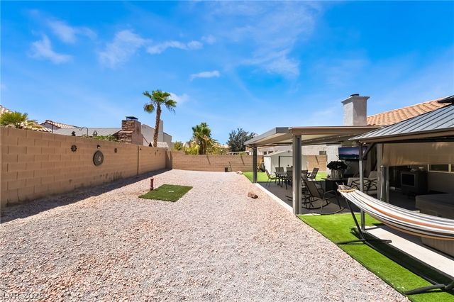 2749 Pinewood Avenue, Henderson, NV 89074