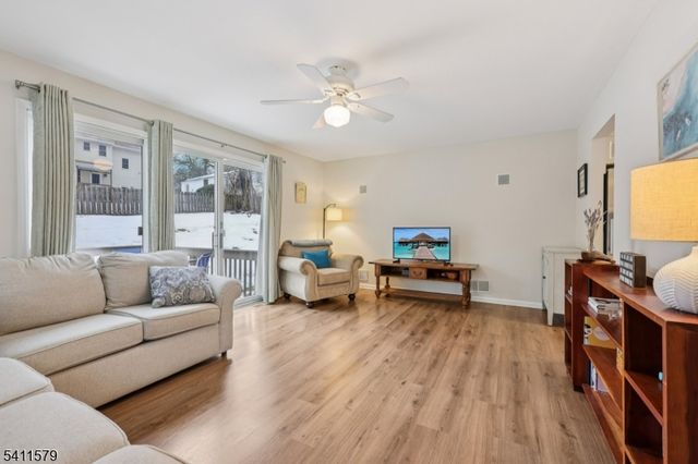 2 Joanne Dr 1-A, Denville Twp., NJ 07834