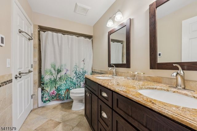 2 Joanne Dr 1-A, Denville Twp., NJ 07834