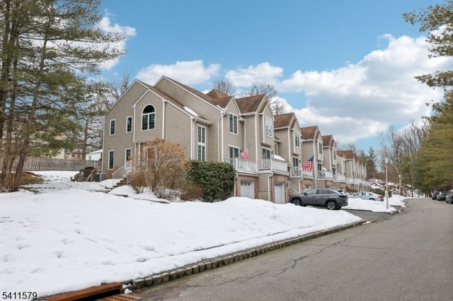 2 Joanne Dr 1-A, Denville Twp., NJ 07834