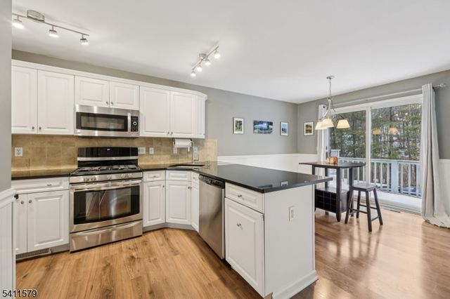 2 Joanne Dr 1-A, Denville Twp., NJ 07834