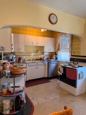 1 Verdi Rd, Worcester, MA 01604