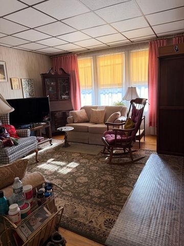 1 Verdi Rd, Worcester, MA 01604