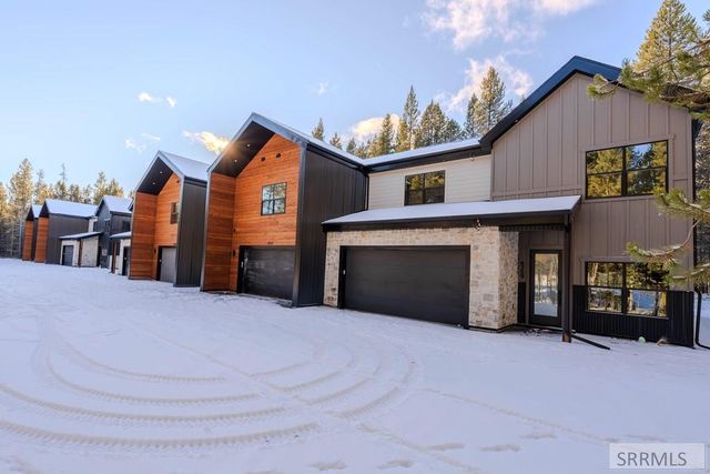 4359 Yeti Ln, Island Park, ID 83429