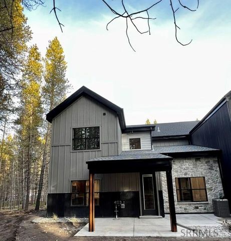 4359 Yeti Ln, Island Park, ID 83429