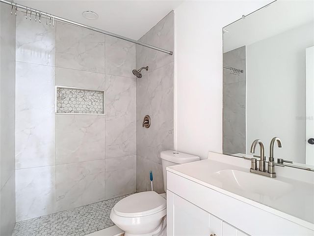 201 VALENCIA DRIVE, Auburndale, FL 33823