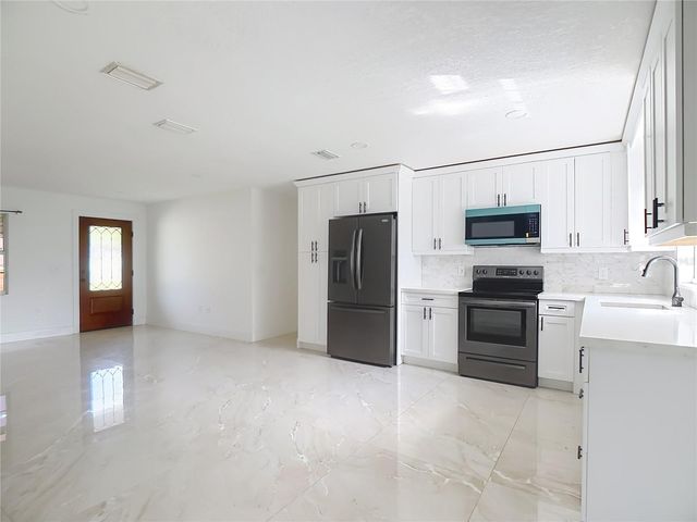 201 VALENCIA DRIVE, Auburndale, FL 33823