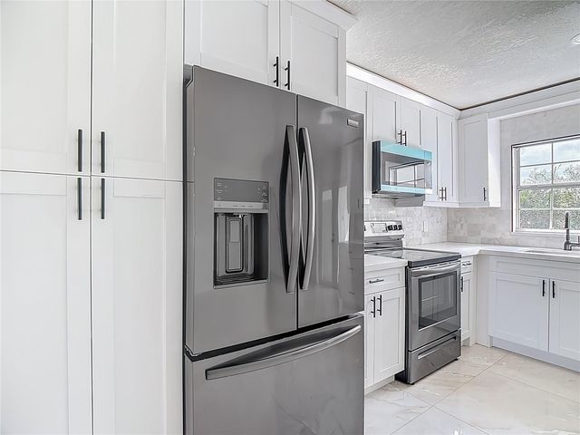 201 VALENCIA DRIVE, Auburndale, FL 33823