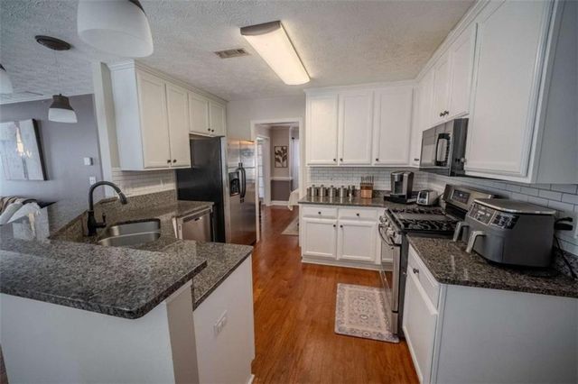 917 Ivy Brook Court, Mcdonough, GA 30253