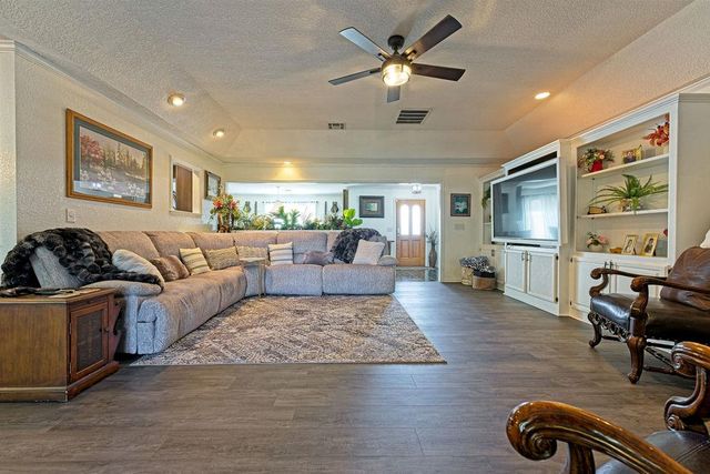 1901 S Broadway, Guthrie, OK 73044