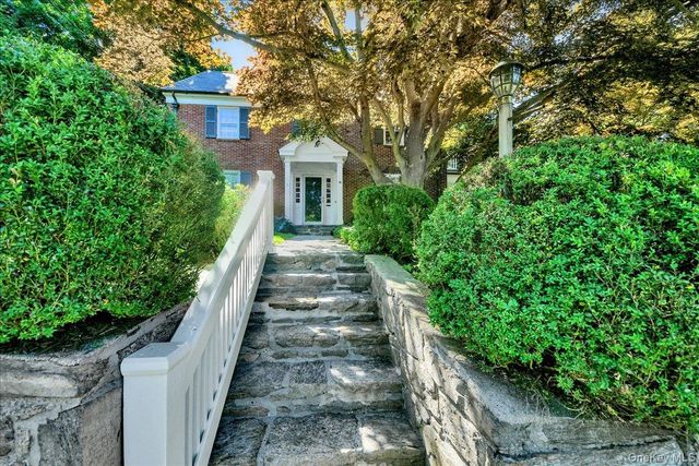 86 Caterson Terrace, Hartsdale, NY 10530