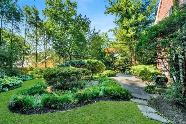 86 Caterson Terrace, Hartsdale, NY 10530