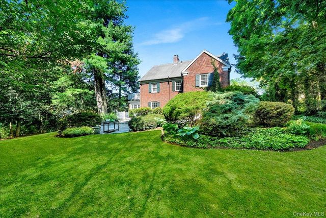86 Caterson Terrace, Hartsdale, NY 10530