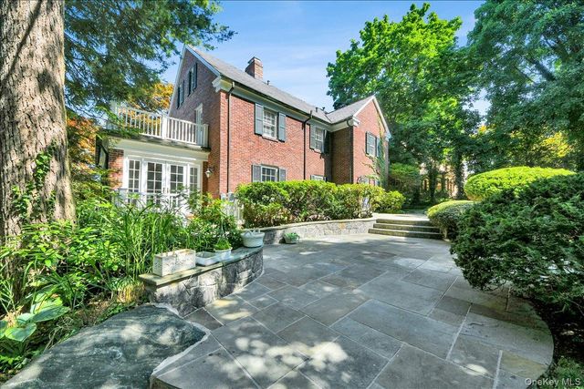86 Caterson Terrace, Hartsdale, NY 10530
