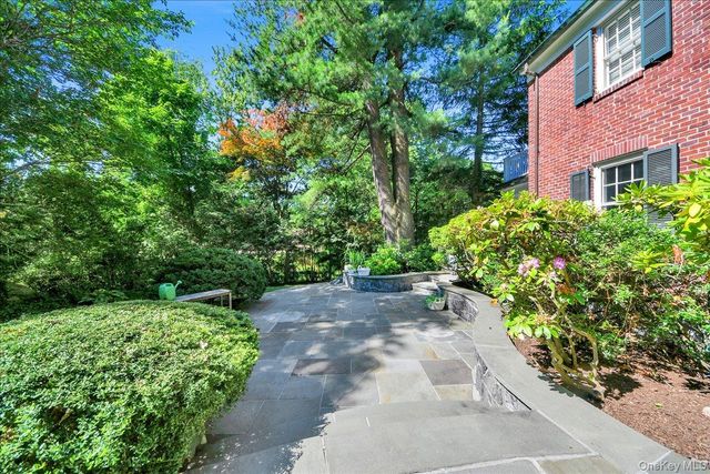 86 Caterson Terrace, Hartsdale, NY 10530