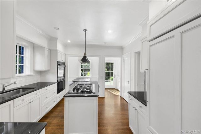 86 Caterson Terrace, Hartsdale, NY 10530