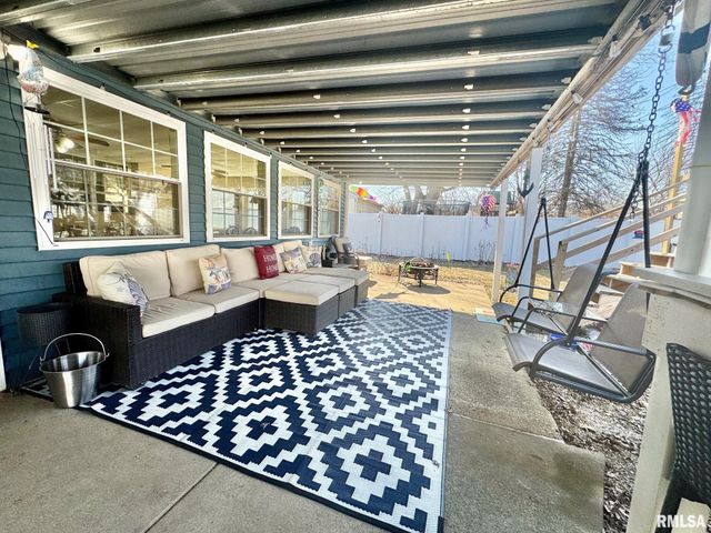 2817 N HARPER Terrace, Peoria, IL 61604