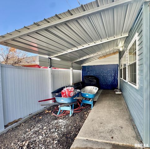 2817 N HARPER Terrace, Peoria, IL 61604