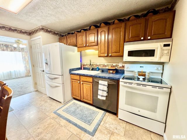 2817 N HARPER Terrace, Peoria, IL 61604