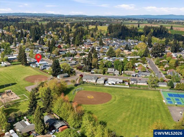 4094 5th St, Hubbard, OR 97032