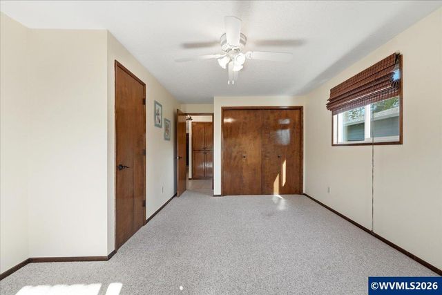 4094 5th St, Hubbard, OR 97032