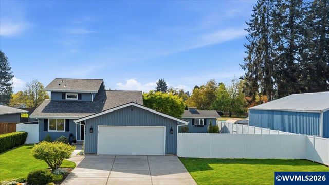 4094 5th St, Hubbard, OR 97032