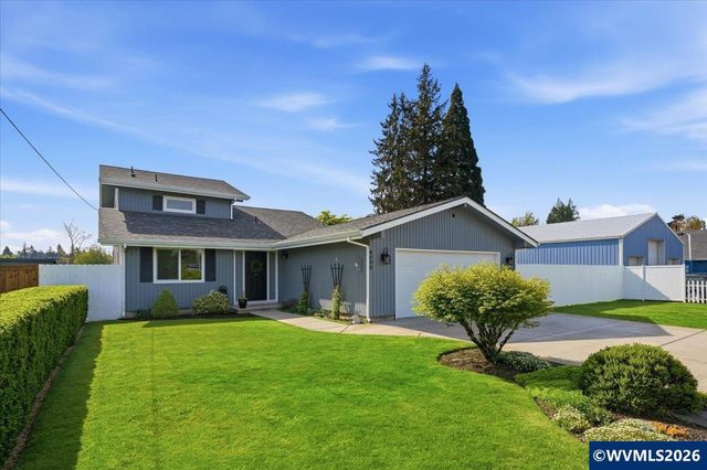 4094 5th St, Hubbard, OR 97032