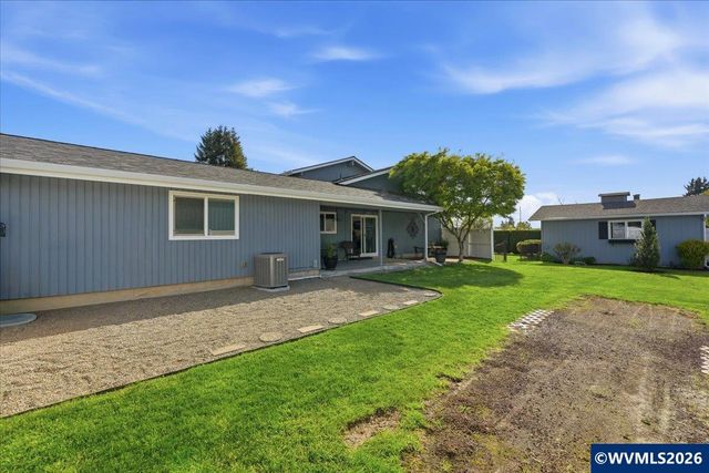 4094 5th St, Hubbard, OR 97032