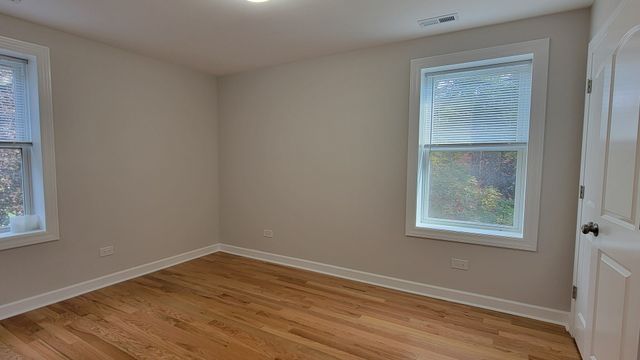 2840 W Arthur Street 2W, Chicago, IL 60645