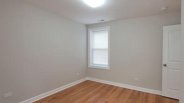 2840 W Arthur Street 2W, Chicago, IL 60645