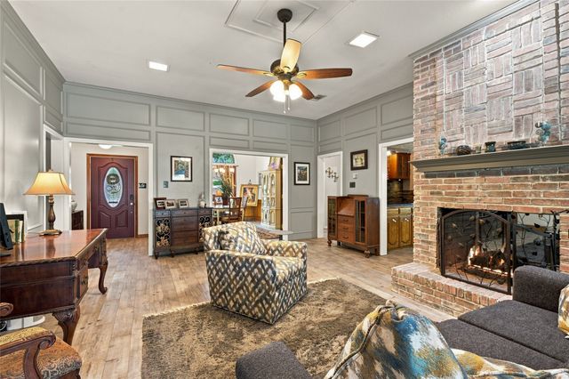 2906 River Crest Street, Grapevine, TX 76051