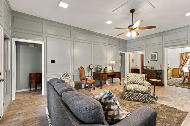 2906 River Crest Street, Grapevine, TX 76051