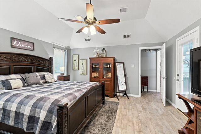 2906 River Crest Street, Grapevine, TX 76051