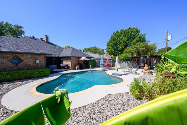 2906 River Crest Street, Grapevine, TX 76051