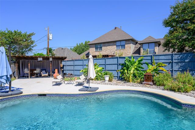 2906 River Crest Street, Grapevine, TX 76051
