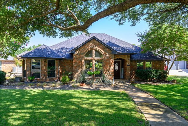 2906 River Crest Street, Grapevine, TX 76051