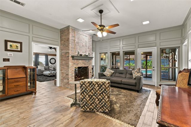 2906 River Crest Street, Grapevine, TX 76051