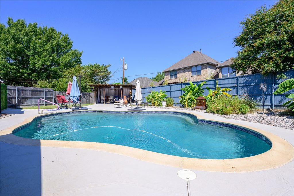 2906 River Crest Street, Grapevine, TX 76051 — photo 2