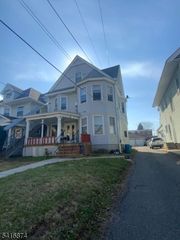 130 Murray St, Elizabeth City, NJ 07202