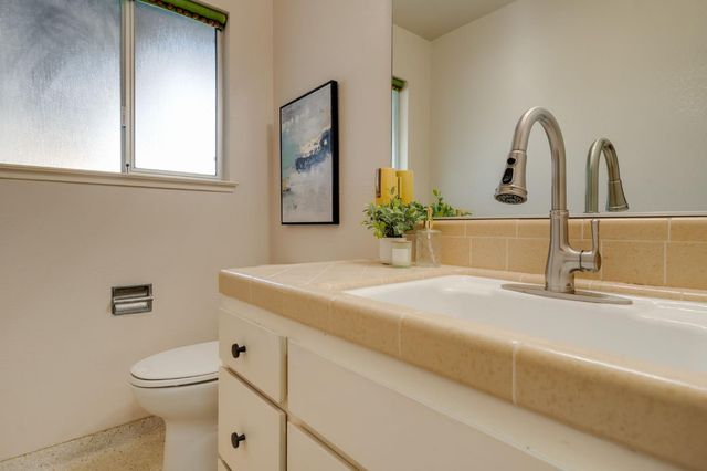 28 Keel Ct, Sacramento, CA 95831