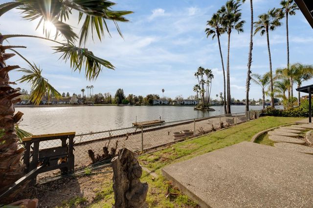 28 Keel Ct, Sacramento, CA 95831