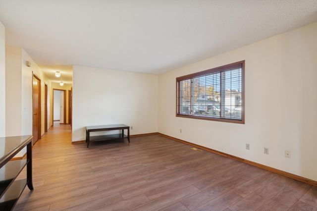 4041 Maureen Drive NE 103NE, Columbia Heights, MN 55421