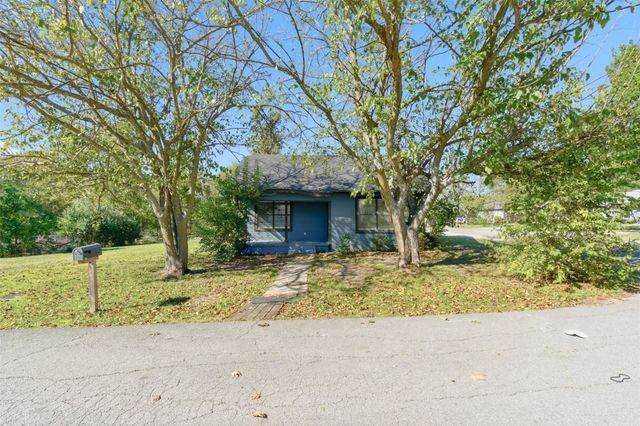 215 N Morrow Street, Blue Ridge, TX 75424