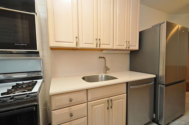 491 Riverdale Avenue 3C, Yonkers, NY 10705