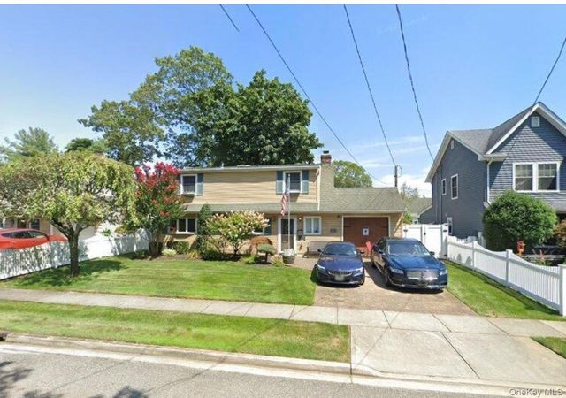 85 Riverside Avenue, Massapequa, NY 11758