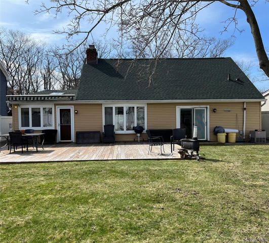 85 Riverside Avenue, Massapequa, NY 11758