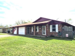 211 W Alene Drive, Mabank, TX 75147