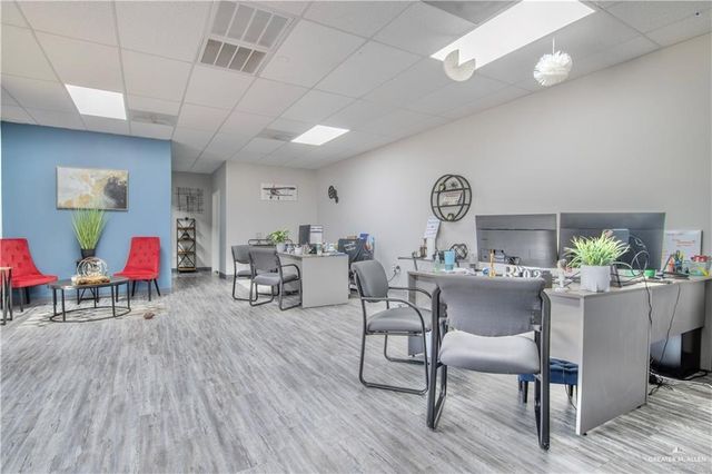 825 S Alton Boulevard B, Alton, TX 78573