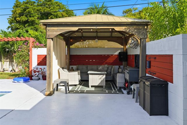 807 W Ocean Ave, Lantana, FL 33462